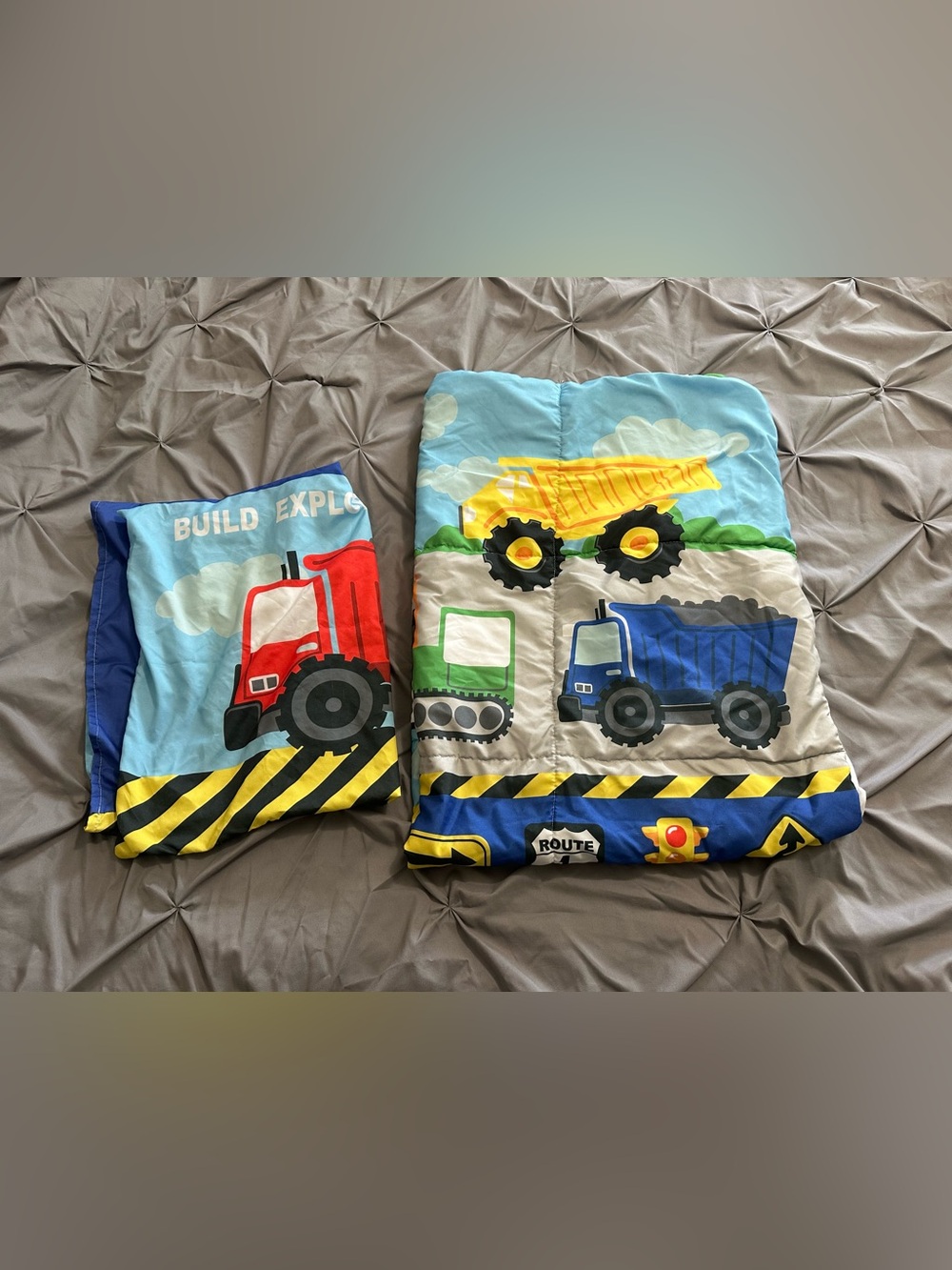 Crib/Toddler Bed Construction Comforter and Pillow Case